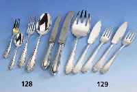 85-teiliges Besteck, 800er Silber, BSF 20er Jahre, best. aus: 12 Messer (Griffe gefÜllt, Klingen Stahl), 12 Gabeln, 12 LÖffel, 12 ...