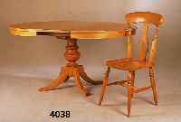 Tisch mit 4 StÜhlen, deutsch, Tisch um 1860, Zierbelkiefer, Buche und Eiche, umgebaut um 1935, StÜhle 30er Jahre, Buche massiv, reiche ...