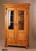 Weichholzschrank, deutsch, um 1900, Zierbel- kiefer, glatte Lisenen, aufgesezte Veluten, geschnitzt, BeschlÄge aus der Zeit, abgelaugt, z.T. roh ...