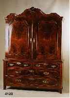 Vielzweckschrank, Holland, Korpus um 1750/60 , umgearbeitet um 1860/70 und 1950/60, Korpus Eiche massiv, Wurzelnußfurnier, Rosenholzintar sien, ...