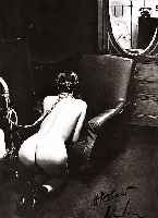 Newton, Helmut, geb. 1920, Hotel room, Place de la Republique Paris 1976, Offset nach einer Fotographie, handsigniert, rÜckseitig betitelt und ...