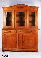Aufsatzbuffet, Frankreich, um 1910/20, Kirschbaum massiv, Spanplatte wohl ehemals bezogen, Inlets mit Flachschnitzerei, GlÜcks- symbole, ...
