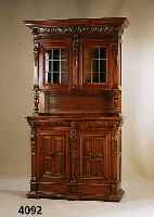 Vielzweckschrank, Belgien, um 1890/1910, Eiche massiv, Renaissancestil, barocke Element e, LÖwenkÖpfe aus dem Vollholz geschnitzt, Lisenen mit ...
