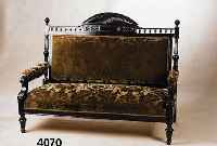 Bank, deutsch, um 1880/85, Korpus Eiche und Buche, schwarz gelackt, im Renaissance-/ Louis XVI-Stil, reiche Drechselarbeit, Armlehnen aus dem ...