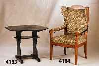 Ohrenbackensessel, sÜddeutsch, um 1840/50, Nußbaum massiv, Polsterung und Bezug neu, RÜckenlehne original verstellbar, sehr gut res tauriert, ...