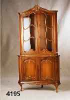 Eckschrank, deutsch, 60er Jahre, Warrings, Bremen, Vorbild Frankreich um 1750, Korpus Weichholz, Nußbaum, Schnitzereien aus dem Voll holz bzw. ...