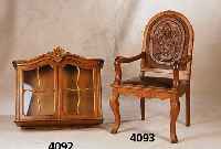 HÄngeschrank, deutsch, 60er Jahre, Warrings Bremen, Korpus Weichholz und Nußbaum, Nußbaum- frunier, Schnitzereien aus dem Vollholz, meisterlich, ...