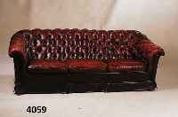 3-Sitzer Sofa, deutsch, 50er Jahre, roter/ weinroter Lederbezug, lose Kissen, RÜcken und Seiten genoppt, patiniert, zeitlos, elegant, Kanten mit ...