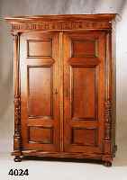 GrÜnderzeitschrank, deutsch, um 1900, Korpus Weichholz, Nußbaum massiv, Nußbaumfurnier, gespiegelt, barocke und klassizistische Elemen te, ...
