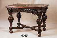 Tisch, Belgien, um 1870/80, Eiche massiv, FrÜhbarockstil, Zargen geschnitzt, Balusterbei ne gedrechselt, 8-fache LÖwenkopfverzierung aus dem ...
