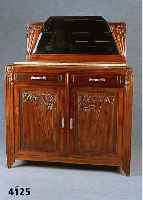 ArtDeco-Buffet, Frankreich, um 1920, Maha- goni, mit Spiegelaufsatz, facettiert, auflie- gende Marmorplatte, 2 Schubladen, FrÜchtedar- stellung ...
