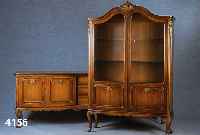 Vitrine und Sideboard, deutsch, um 1965, Nußbaum massiv, z.T aus dem Vollholz geschnitz t, z.T. aufgesetzte Leisten, Bildhauerarbeit, Sideboard ...