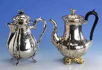 Kaffeekanne, Berlin 1835/45, 13-lÖtig, teilvergoldet, floral graviert, Griff Ebenholz geschwÄrzt, Tremoulierstich, Meistermarke AP=August ...