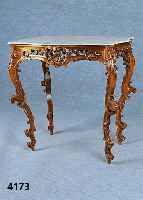 Salontisch, Frankreich, um 1895/1905, Unter- bau Nußbaum massiv, reiche Schnitzerei, z.T. mit Durchbrucharbeit, Blumen und Rocaillen aus dem ...