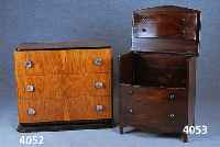 Kommode, ArtDeco, Frankreich, um 1925, geflammter Nußbaum, gespiegelt furniert, z.T. schwarz abgesetzt, 3 Schubladen, verchromte BeschlÄge, ...