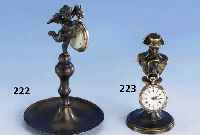 TaschenuhrenstÄnder: Amor, ca. 30er Jahre, Bronze massiv, patiniert, mit kleiner Damentaschenuhr, teilvergoldet, defekt, StÄnder mit ...