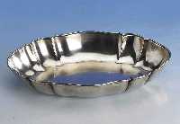 Anbietschale, deutsch um 1860, 13-lÖtig, Barockstil, ca. 325 g, 4 x 23 x 16 cm
