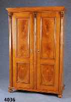 Schrank, deutsch, um 1880/90, Esche massiv, aufgelegte Schnitzereien aus dem Vollholz, 1 Schnitzerei ergÄnzt, Lisenen gerieft, leichte ...