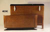 Bett, Art-Deco, Frankreich, um 1920, edles Wurzelfurnier, z.T. schwarz abgesetzt, zwei integrierte Lampen, farblos mattiertes Preß- glas in ...