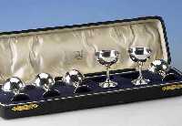 6 Schnapskelche, Birmingham 1946, 925er Silber, schlichte zeitlose Form, H ca. 5.5 cm, Orig.-Etui: Vertreiber Winsor Bishop Norwich