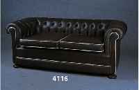 2-sitzer Sofa, deutsch, Barockstil, RÜcken und Lehnen genoppt, lose Kissen, paspeliert, Holz in hochwertigem Kunststoff gefaßt, Bezug ...