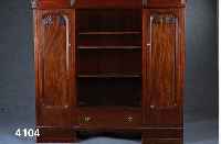BÜcherschrank, DÄnemark, um 1910, Korpus Weichholz/Hartholz, Mahagonifurnier gespiegelt , sparsame Schnitzerei aus dem Vollholz, sog. ...