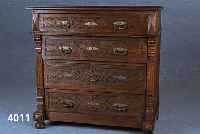 Kommode, Belgien, um 1880/90, Korpus Weich- holz, Eiche massiv, Front reiche Flachschnitz- erei, aufgesetzte Lisenen, klassizistisch, original ...