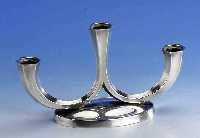 Kerzenleuchter, Wilkens Bremen, 835er Silber, 30er Jahre, 3 Brennstellen, H ca. 15 cm, B ca. 25 cm