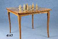 Spieltisch, deutsch, um 1925/30, Buche, kaukasisch Nußbaum, Birke und geschwÄrztes Kirschholz, Blumenintarsien (Rosen), gute QualitÄt, ...