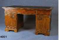 Jugendstilschreibtisch, deutsch, um 1902/04, wohl MÜnchen, Korpus Weichholz, Arbeitsteile Eiche massiv, Front sparsame asymetrische Schnitzerei ...