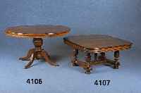 Sofatisch, Frankreich, um 1890, Eiche massiv , reiche Drechselarbeit, Beinverstrebungen, Zarge 5-fach gerieft, Gestell aus 7 gedrechsel ten SÄulen, ...
