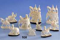 Satz Schachfiguren, Elfenbein, Indien um 1920/30, handgeschnitzt, vollplast. Dar- stellung von Personen bzw. Reitern auf Ele- fanten, ...