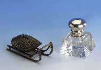Tintenfaß, 12-lÖtig, deutsch um 1870, Kristallglas geschnitten und geschliffen, H ca. 11 cm