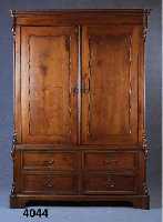 Aufsatzschrank, Niederlande, Unterteil um 1780, Oberteil um 1830/40, Korpus z.T. Weich- holz, Eiche massiv, 4 Schubladen, Umrandung doppelt ...
