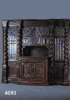 Prunkvoller Vielzweckschrank, deutsch, um 1900 /10, wohl Mainz, Korpus Weichholz, Eiche massiv, freistehende gedrechselte SÄulen, im korinthischen ...