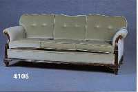 Sofa, deutsch, um 1935/38, Rahmen Nußbaum massiv, Barockstil, Rahmen bestoßen, wert- voller hellgrÜner Mohairbezug, lose Kissen, hervorragende ...