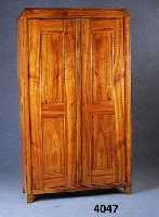 Kleiderschrank, wohl Donaumonarchie, um 1840/ 50, Biedermeier, Kirschbaum massiv, zwei- tÜrig, in allen Teilen original, verzogen, zeitlos ...