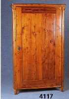 WÄscheschrank, deutsch, um 1870, LÄrche massiv, aufgesetzte sparsame Schnitzereien, leichte Alters- und Gebrauchsspuren, schÖnes kleines ...