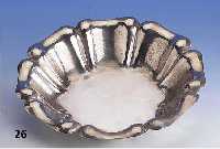 Anbietschale, Italien, 800er Silber, reine Handarbeit, 50er Jahre, mehrfach doppelt gelappt, Wandung Hammerschlagverz., H ca. 4.5 cm, D ca. 23 ...