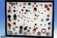 Sammlung von ca. 100 Edelsteinen, darunter Citrin, Koralle, Granat, Moosachat, Heliotrop, grÜner Chalzedon, Amethyst, Karneol, Rhodochrosit, ...