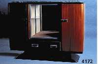 ArtDeco-Sideboard, Frankreich, um 1925, Riopalisander gespiegelt furniert, z.T. schwarz abgesetzt, eingepaßte Marmorplatte, schÖne BeschlÄge, ...
