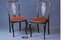 6 StÜhle, deutsch, um 1910, im sogenannten Chippendalestil, Eiche massiv, RÜckenlehnen 3-fach gegliedert, sparsame Schnitzerei aus dem Vollholz, ...