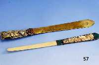 Konvolut 2 BriefÖffner, 1 x Japan um 1880/90, Messing grav., Kupfer und Silberapplikationen, Maske GlÜcksbringer, vollplastisch; 1 x deutsch, ...