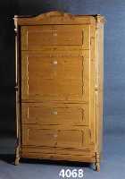 Kleiderschrank, deutsch, um 1840, sogenan- nter Blender, TÜr tÄuscht SchranksekretÄr vor, Kiefer, Zierbelkiefer, massiv, BrezelfÜllung, ...