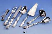 Besteck fÜr 12 Personen, versch. Silberauf- lagen, 30er Jahre, best. aus: 12 Messer, 15 Gabeln, 16 LÖffel, Tortenheber, 2-teil. Salatbesteck, ...