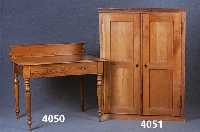 Wandschrankfront, deutsch, um 1840/50, Bie- dermeier, Kirschbaum massiv, alte Verschrau- bungslÖcher vorhanden, Schloß und Riegel sek- undÄr, ...