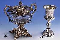 KaviarbehÄlter, Frankreich um 1850, 800er Silber, Eberkopfpunze, reine Treibarbeit, Doppelhenkel, facett. Baccarat-Glaseinsatz, Halterungen fÜr ...