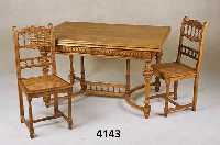 Ausziehtisch mit 6 StÜhlen, Frankreich, um 1890, Eiche massiv, Louis XVI-Stil mit Barockelementen, reiche Drechselarbeit, Tisch- beine verstrebt ...