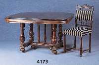Tisch mit 4 StÜhlen, Frankreich/Lyon, um 1890/ 1900, Eiche massiv, Eichefurnier, Beine ge- drechselt, teilweise verstrebt, ausziebar, Inlets ...