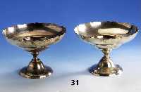 Paar Fußanbietschalen, London ca. 30er Jahre, 925er Silber, Rand gewellt, H ca. 15.5 cm, zus. ca. 1195 g